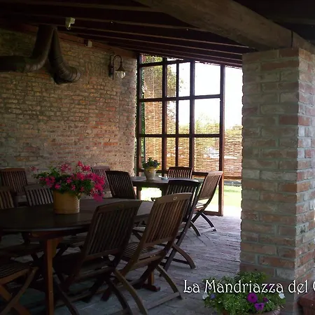 Farmstay Agriturismo La Mandriazza Del Gallo Agroturismo *